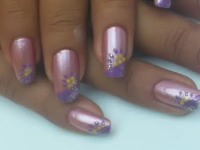 Uñas con glamour: Obras de arte en miniatura.