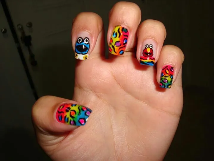 Uñas muñequitos on Pinterest | Halloween Nails, Nailart and Hello ...