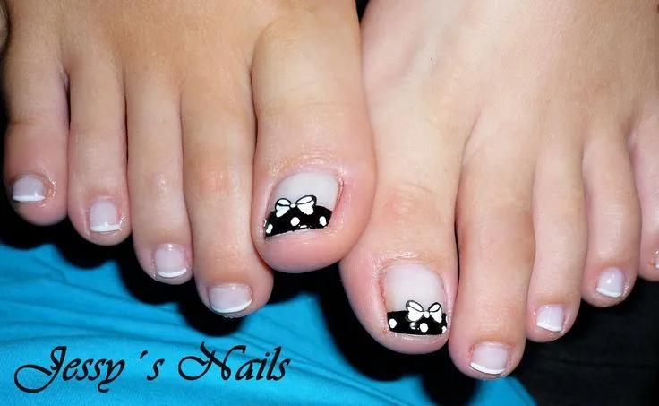 UÑAS CON LUNARES O PUNTOS on Pinterest | Nailart, Pies and Cat Nails