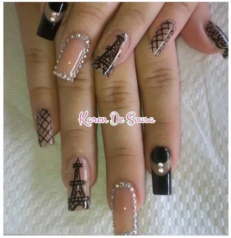 Uñas en resina! Negro, torre, piedreria. Bellas | Uñas | Pinterest