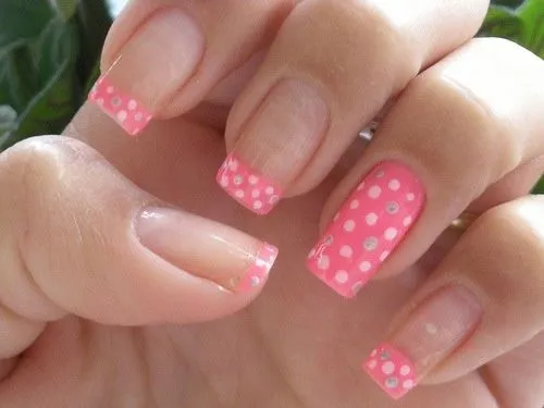Uñas rosas con lunares blancos. | Nails. | Pinterest Uñas rosas con lunares blancos. | Nails. | Pinterest