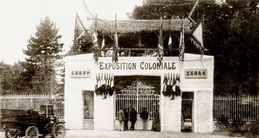 UNCOVERED: The Haunting 'Human Zoo' of Paris | Messy Nessy Chic UNCOVERED: The Haunting 'Human Zoo' of Paris | Messy Nessy Chic