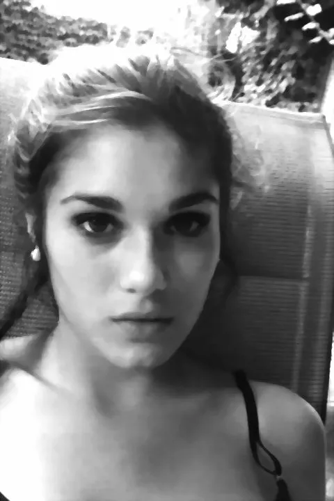 une belle jeune femme de 16 ans (una bella muchacha de 16 años ...