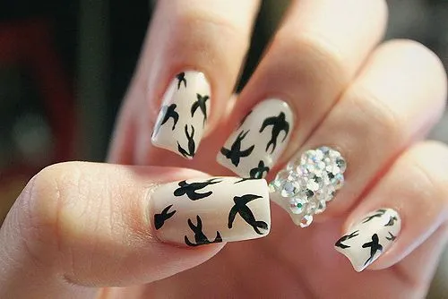 Todo Unhas: Diseño de Uñas en Blanco y Negro Todo Unhas: Diseño de Uñas en Blanco y Negro