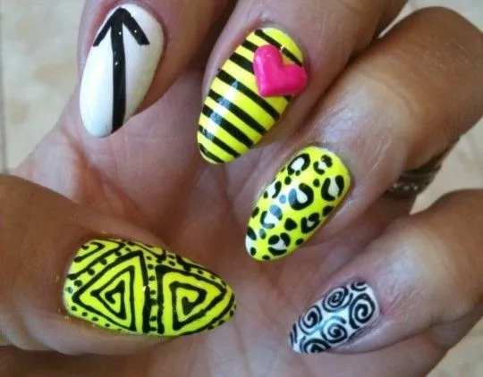 Todo Unhas: Uñas Brillantes de Colores Fosforescentes