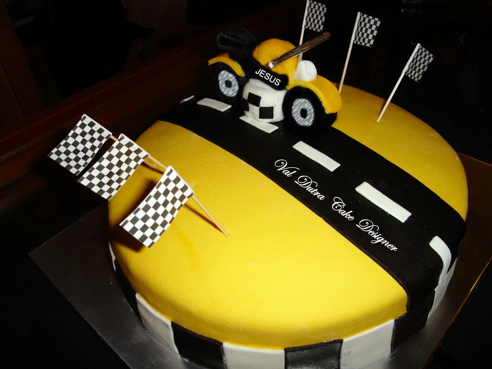 Val Dutra Cake Designer: Tarta moto, cumpleaños Jesus Val Dutra Cake Designer: Tarta moto, cumpleaños Jesus