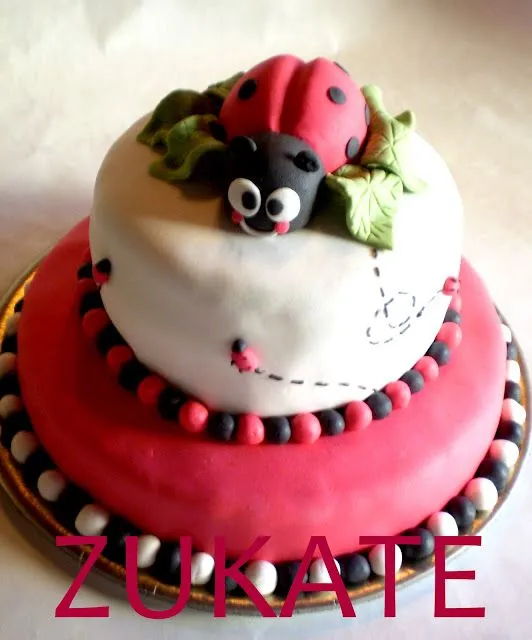 Decoración de tortas infantiles vaquita de san antonio - Imagui