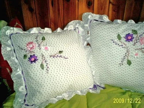 Almohadas bordadas - Imagui