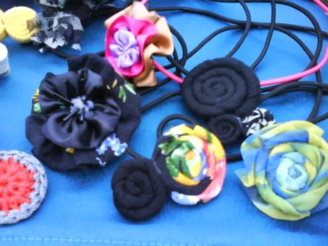 Variedad en broches: picos de loro, peinetas, binchas y más - Mis ... Variedad en broches: picos de loro, peinetas, binchas y más - Mis ...