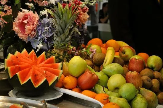 Variedad de frutas en el buffet: fotografía de Aparthotel HSM ...