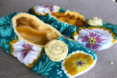 Como hacer pantuflas de tela | Todo Manualidades Como hacer pantuflas de tela | Todo Manualidades