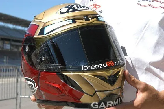 Varios: Jorge Lorenzo estrena diseño de casco en Indianápolis. Varios: Jorge Lorenzo estrena diseño de casco en Indianápolis.