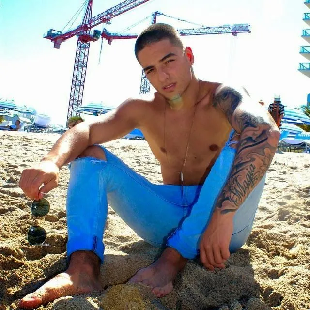 Así lo ve Óscar: Maluma "evoluciona" con tusada y divide opiniones ... Así lo ve Óscar: Maluma "evoluciona" con tusada y divide opiniones ...