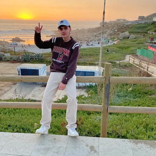 Vegetta no quiere a Jade... -,- De verdad que cada dia veo ...