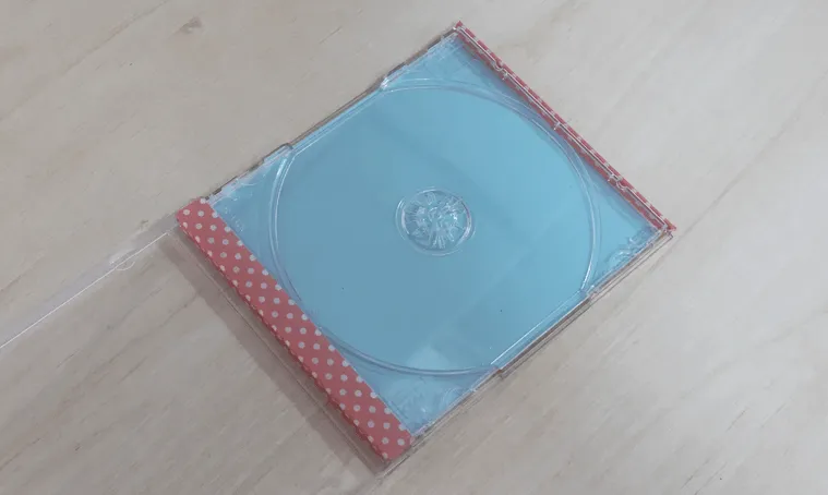 VELVET CAT: DIY: Personalizar una caja de CD VELVET CAT: DIY: Personalizar una caja de CD
