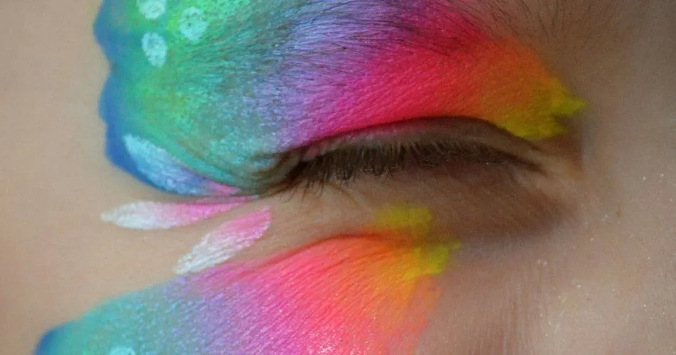 VENENO en MAQUILLAJE para NIÑOS - Amparo Cerezuela VENENO en MAQUILLAJE para NIÑOS - Amparo Cerezuela