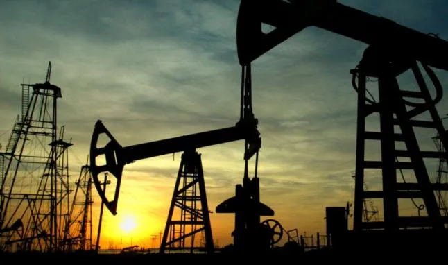 Venezuela anuncia sanciones contra PDVSA por venderle petróleo a ...