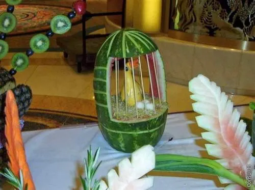 Una Ventana al Mundo: Arte con frutas y verduras Una Ventana al Mundo: Arte con frutas y verduras
