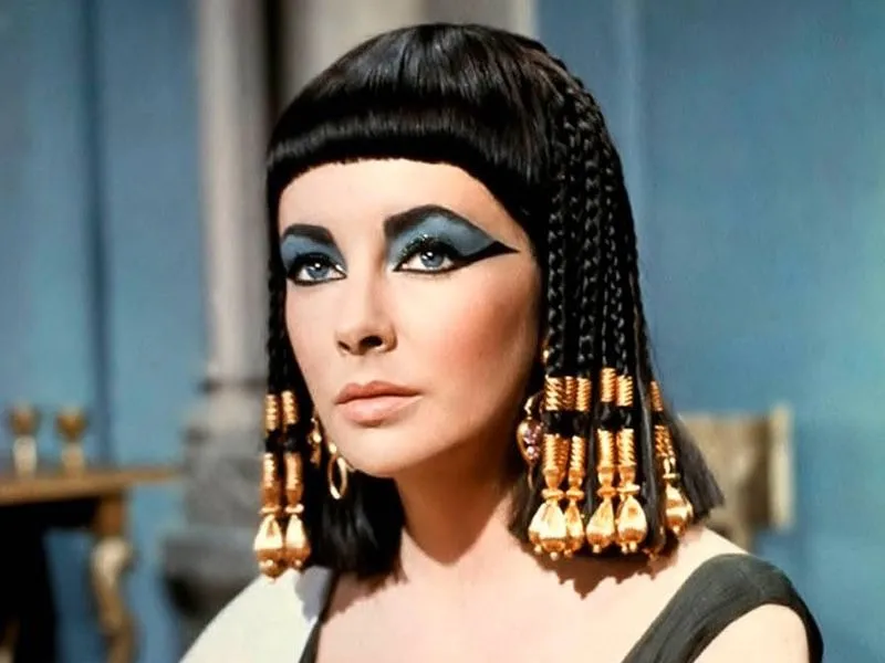 La mejor versión del maquillaje de Cleopatra para Halloween