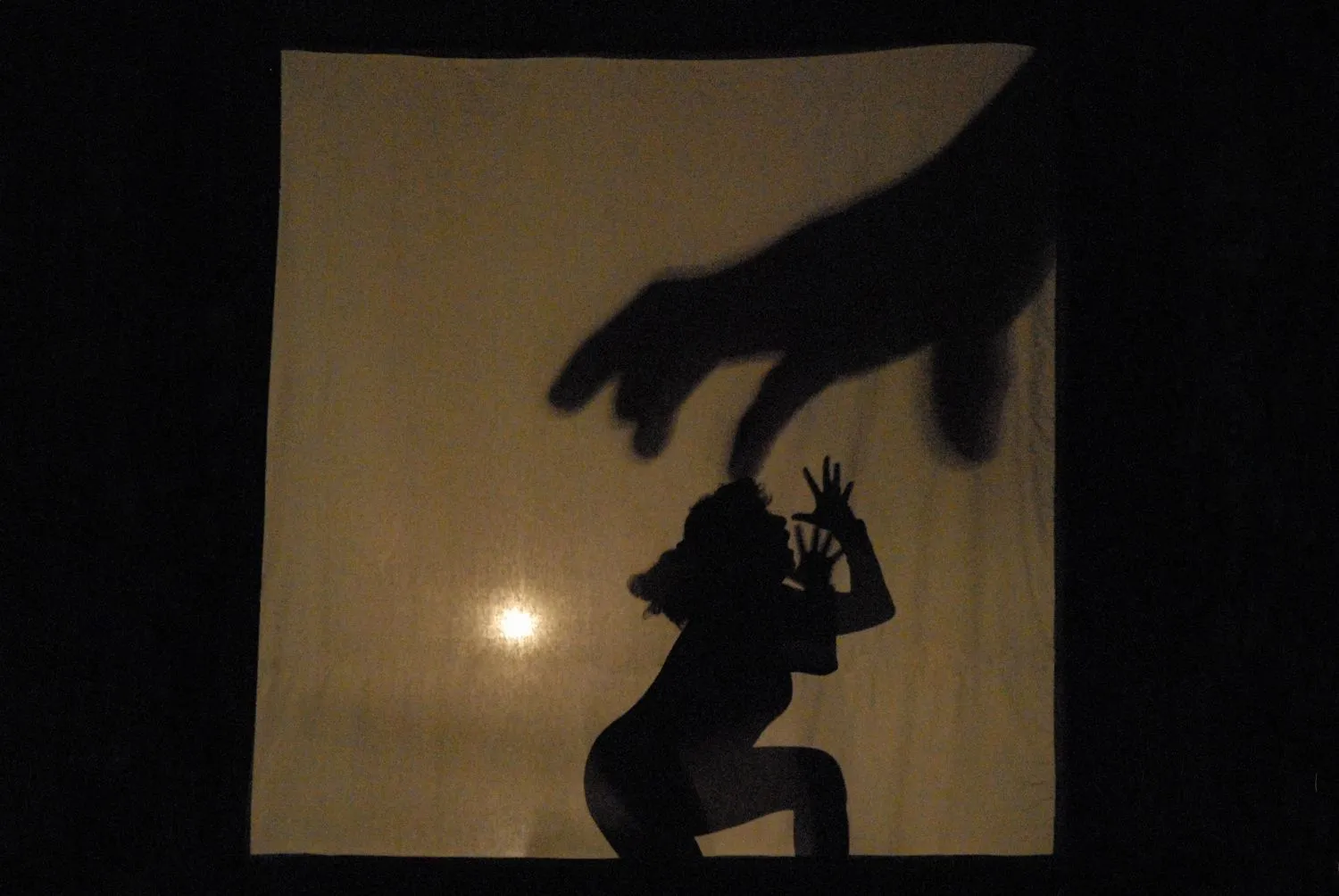 VERSOS(PER)VERSOS: LLEGÓ TU SOMBRA ANTES QUE TÚ