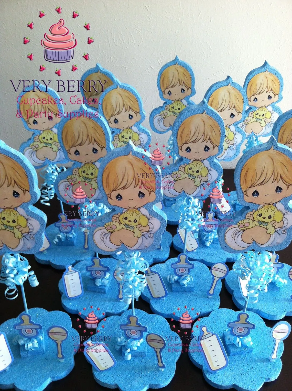 Veryberry Cupcakes: BABY BOY PRECIOUS MOMENTS GLITTER CENTERPIECES