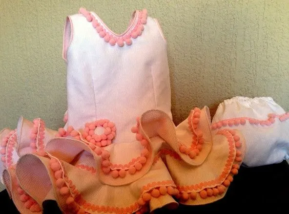 Vestido flamenca bebe, realizado en piqué blanco y rosa, combinado ... Vestido flamenca bebe, realizado en piqué blanco y rosa, combinado ...