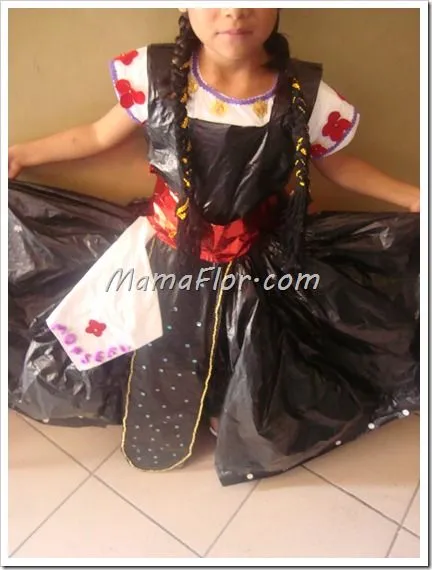 Como hacer el vestido de marinera con material de reciclaje ... Como hacer el vestido de marinera con material de reciclaje ...