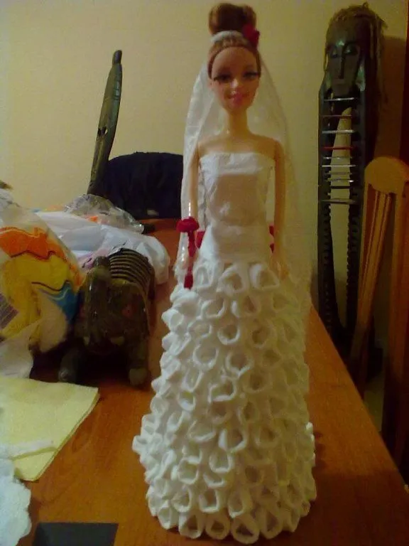 Muñecas con vestidos de Artesania | Aprender manualidades es ... Muñecas con vestidos de Artesania | Aprender manualidades es ...