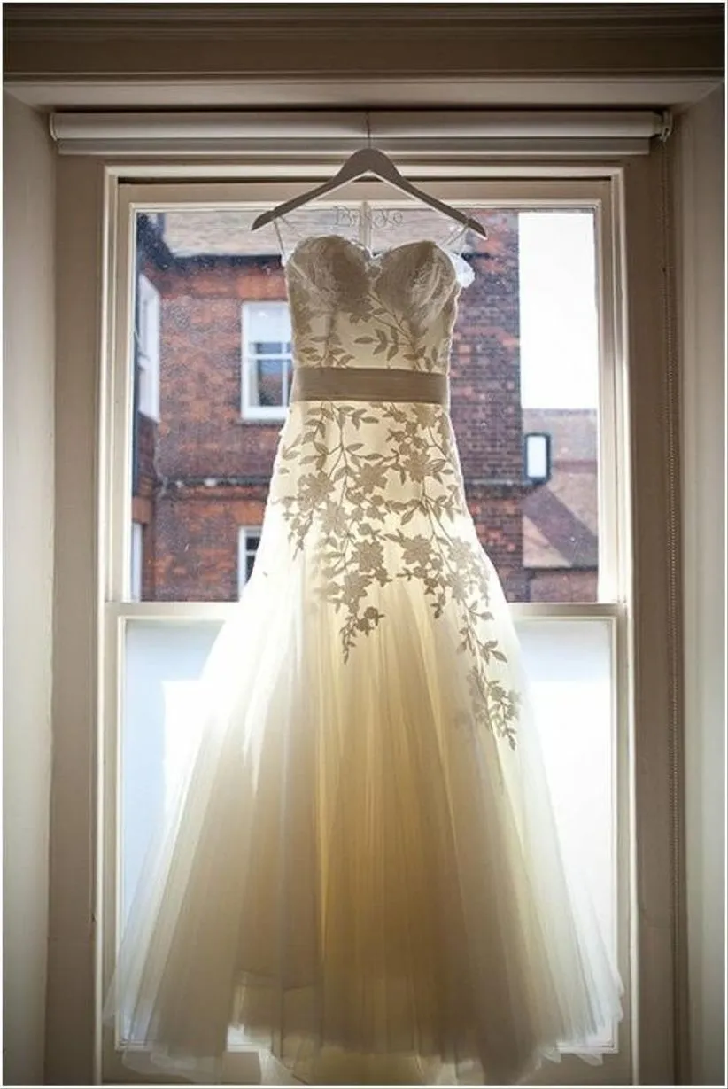 Tu vestido de novia en un gancho personalizado - bodas.com.mx Tu vestido de novia en un gancho personalizado - bodas.com.mx