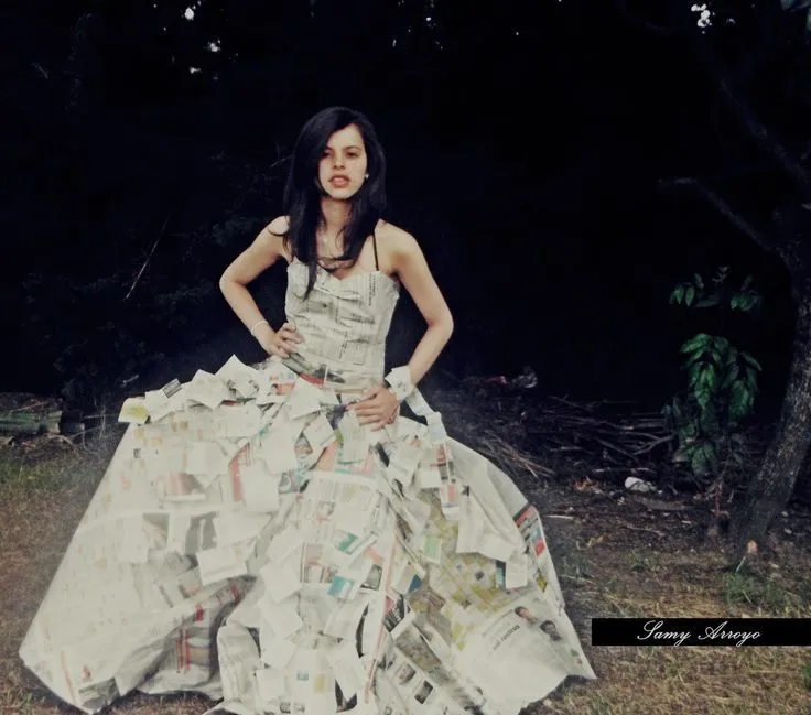 Vestido de papel periodico. | Reciclaje | Pinterest Vestido de papel periodico. | Reciclaje | Pinterest