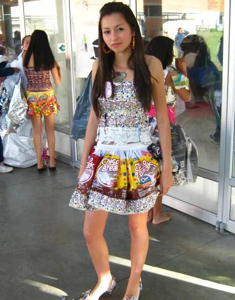 Vestido de periodico para niña - Imagui