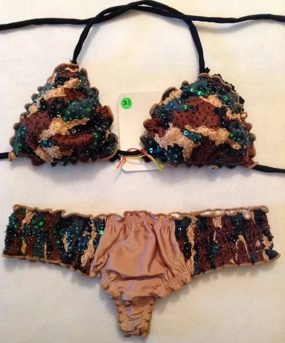 Vestidos de Baño hechos a Mano Decorados en por AmaBellaBoutique