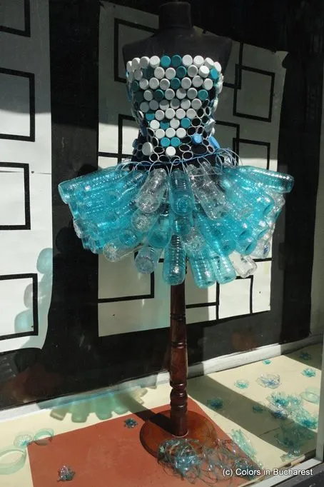 VESTIDOS DE BOTELLAS DE PLÁSTICO. IDEAS ECOLÓGICAS PARA CARNAVAL ... VESTIDOS DE BOTELLAS DE PLÁSTICO. IDEAS ECOLÓGICAS PARA CARNAVAL ...