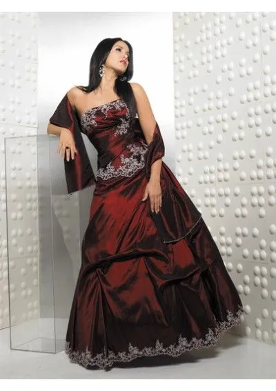 Vestidos de Fiesta: agosto 2011