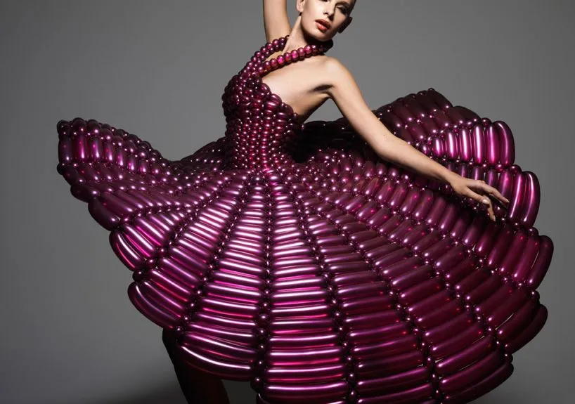 Originales vestidos hechos con globos | emiliogarciavarona