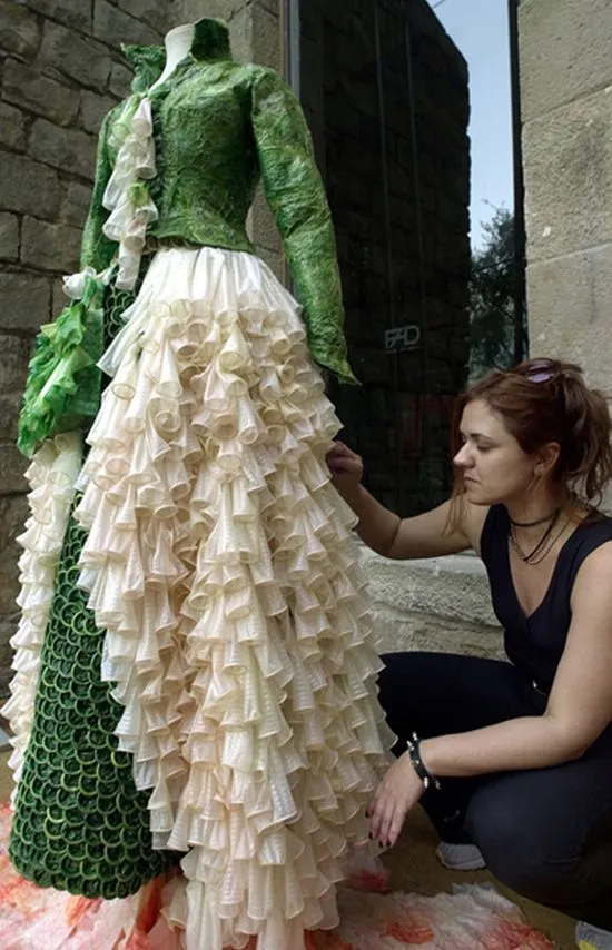 Trajes de gala reciclados - Imagui