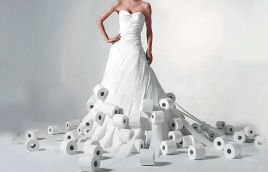 VESTIDOS DE NOVIA EN PAPEL HIGIÉNICO | CONTRAPIEL