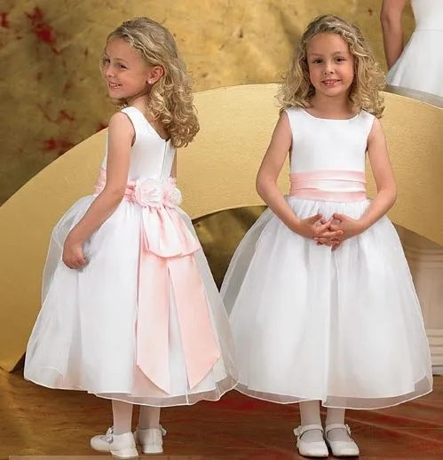 VESTIDOS DE PAJECITOS | Leonor Diseño y Alta Costura VESTIDOS DE PAJECITOS | Leonor Diseño y Alta Costura