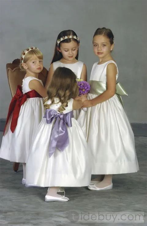 VESTIDOS DE PAJECITOS | Leonor Diseño y Alta Costura VESTIDOS DE PAJECITOS | Leonor Diseño y Alta Costura