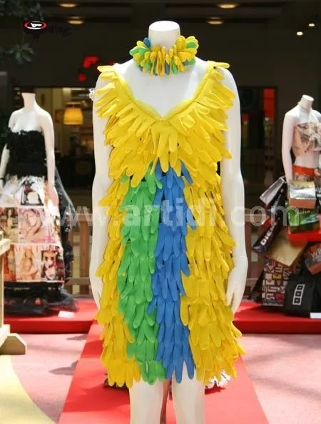 Vestidos reciclables de bolsas - Imagui