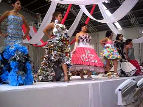 Vestidos Reciclados. - YouTube