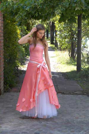 El color blanco se lleva mucho en vestidos de 15 años, pero siempre ... El color blanco se lleva mucho en vestidos de 15 años, pero siempre ...