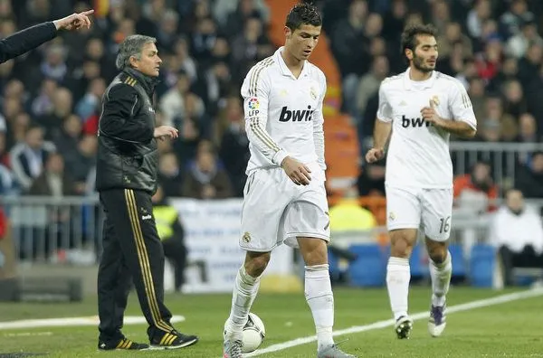 El vestuario del Real Madrid no comulga con las tácticas de Mourinho