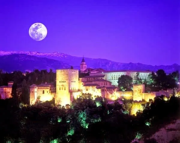 Los Viajes de Domi: Las 15 Ciudades más bonitas de Europa Los Viajes de Domi: Las 15 Ciudades más bonitas de Europa
