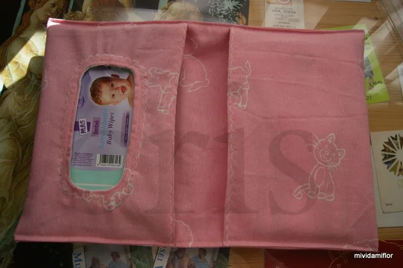 mi vida mi Flor: Porta-toallitas-pañal de bolso mi vida mi Flor: Porta-toallitas-pañal de bolso