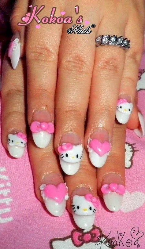 Mi vida Como Gyaru!: Uñas de Hello kitty y malteada de rosas y perlas.