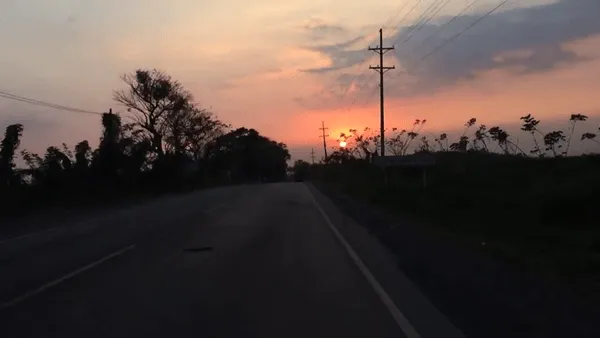 VIDEO |Atardecer en carretera