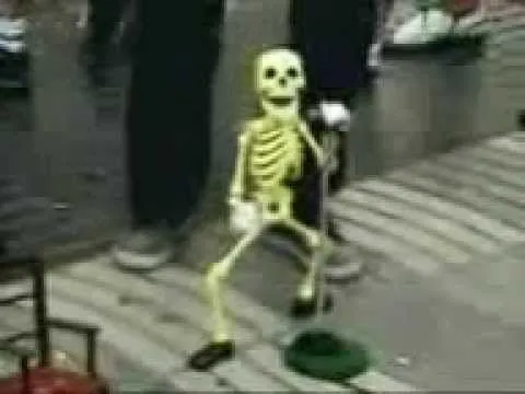 video chistoso de calavera bailando - YouTube video chistoso de calavera bailando - YouTube