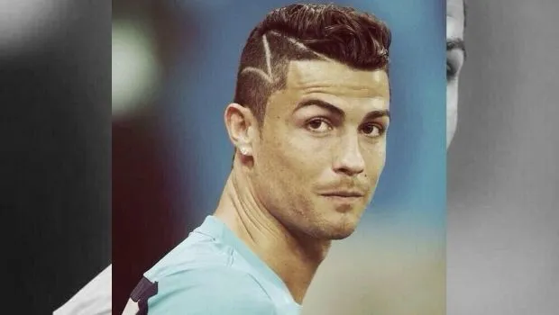 VIDEO: Cristiano Ronaldo luce "nuevo look" y poco más