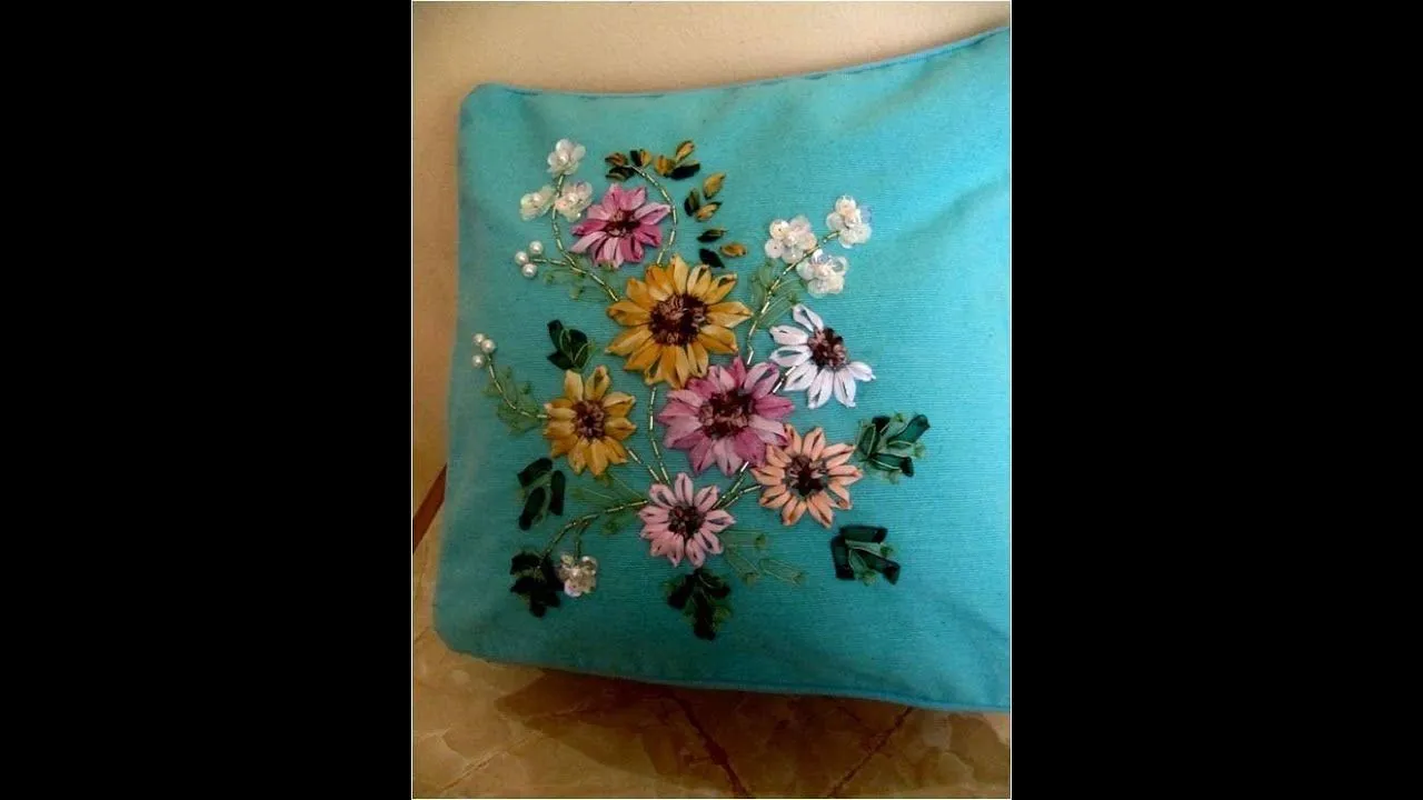 DIY Cojines bordados en cintas girasoles - DIY cushions ... DIY Cojines bordados en cintas girasoles - DIY cushions ...